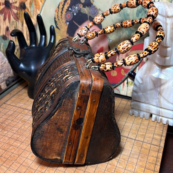 Rustic Rattan Wicker Wood Purse Box Wildcat Bead Handle 8”Hx7.25”Lx4.75”W Felt - Picture 3 of 15